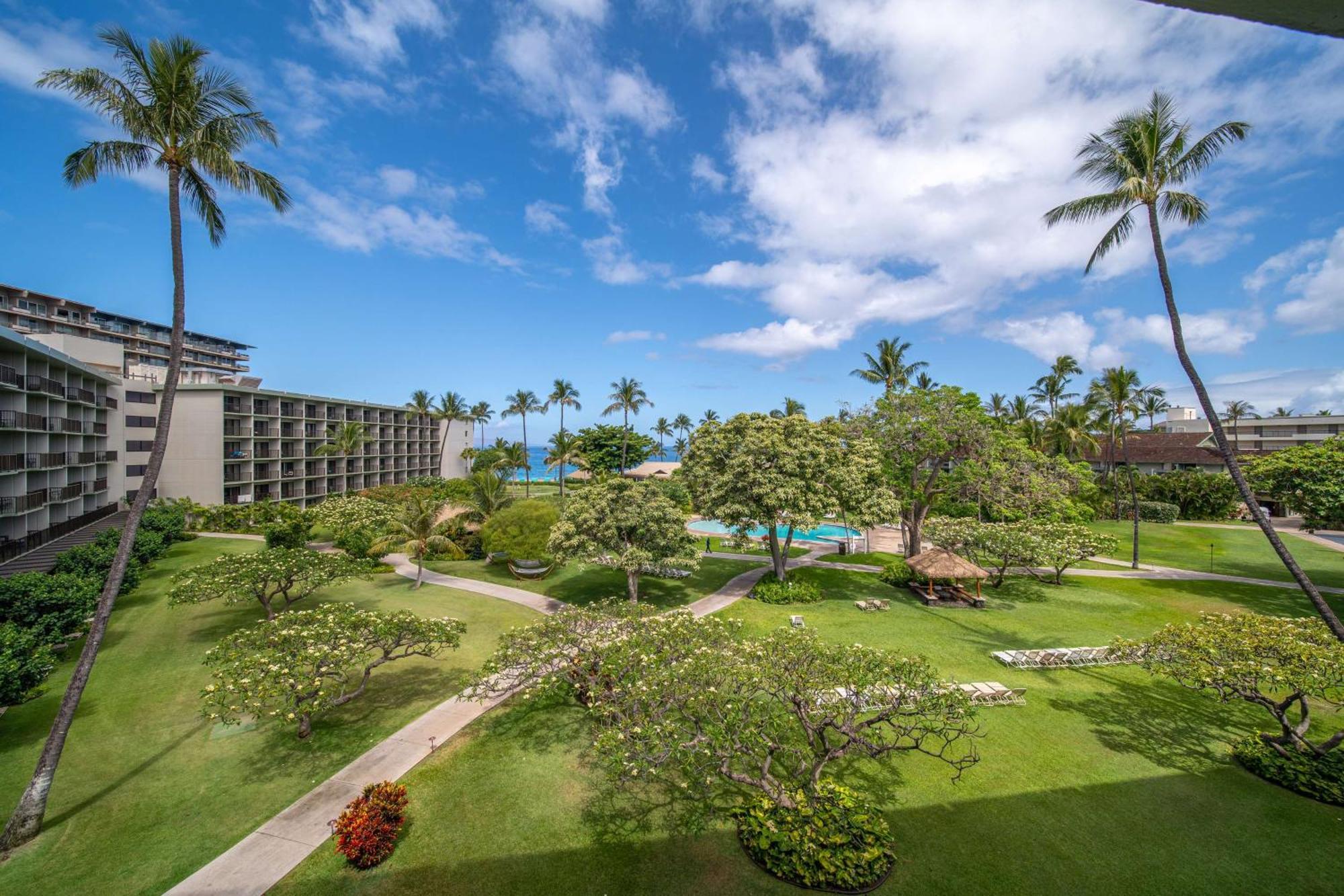 Outrigger Kaʻanapali Beach Resort Kaanapali Exterior photo